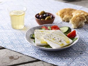 Starter cultures for white brined cheese
